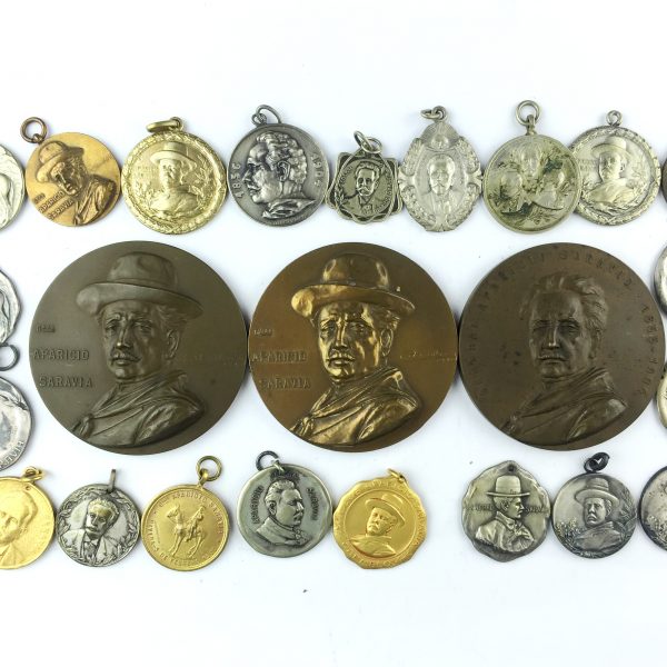 25 medallas