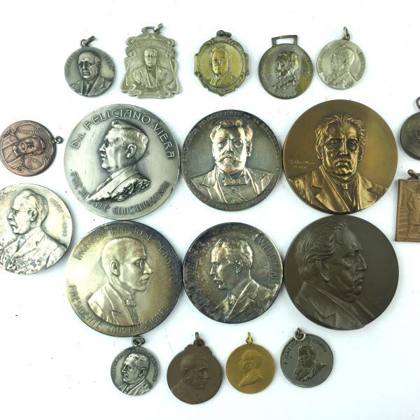 22 medallas