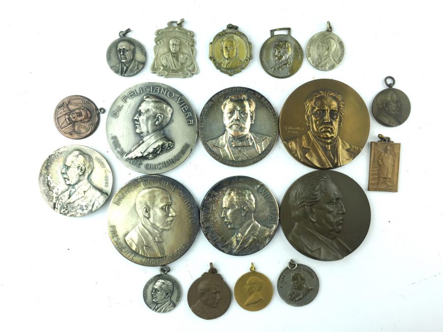 22 medallas