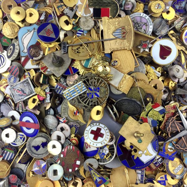 500 pins