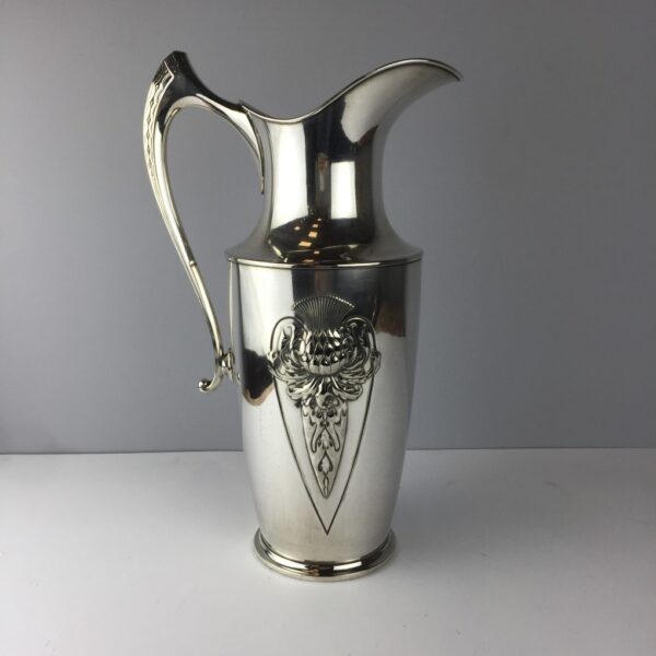 Jarra art nouveau