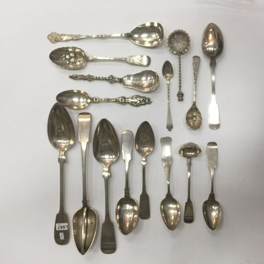 Cucharas en plata