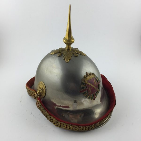 Casco en metal