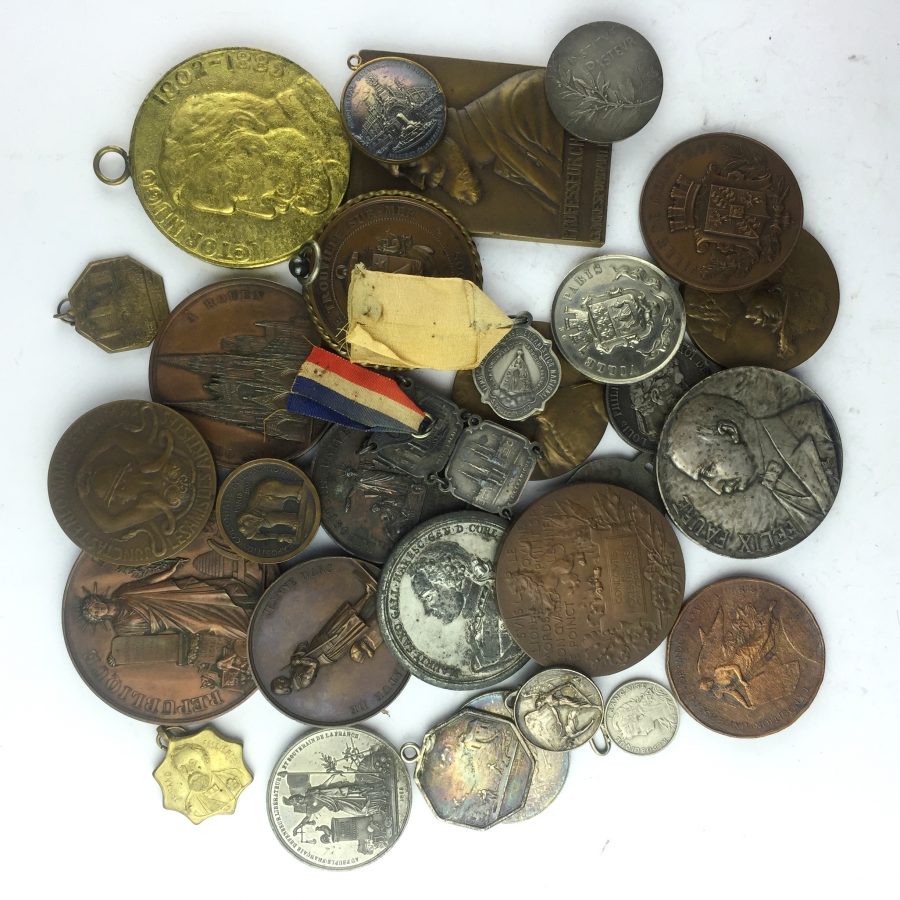 30 medallas