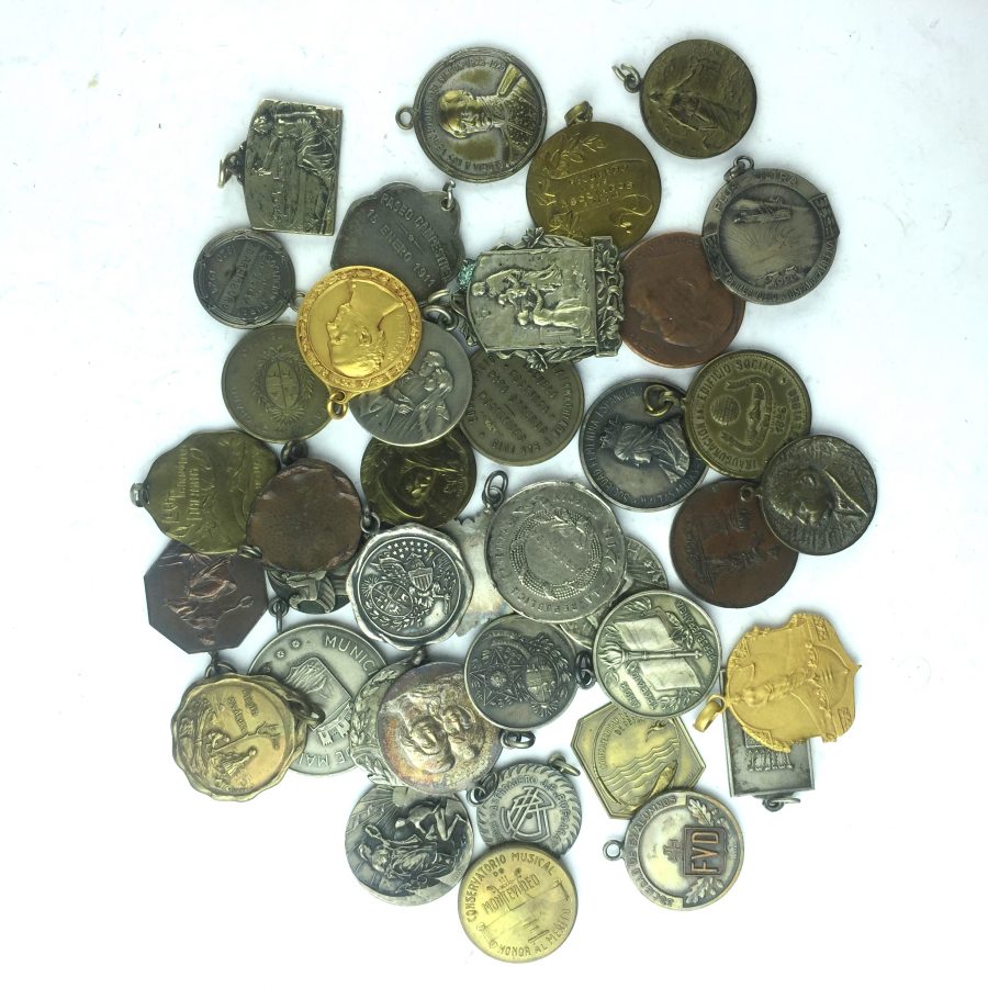 40 medallas