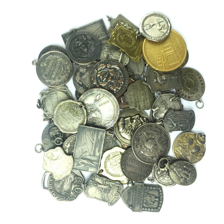 40 medallas