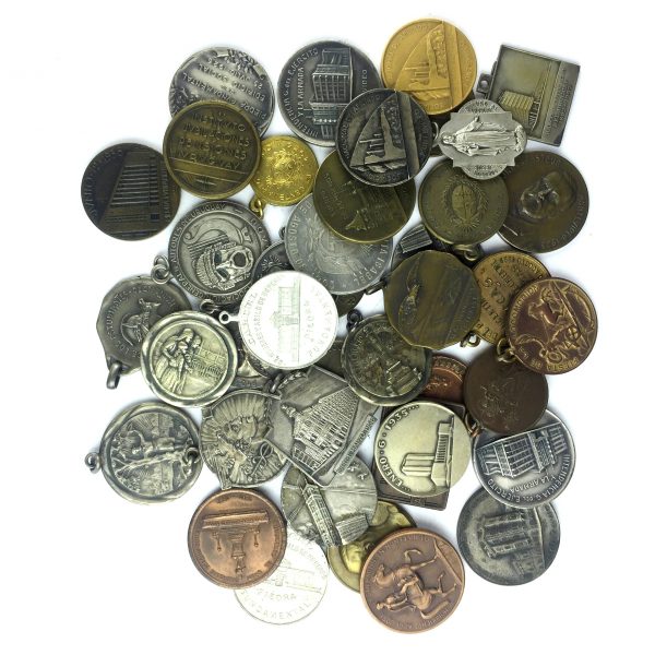 40 medallas