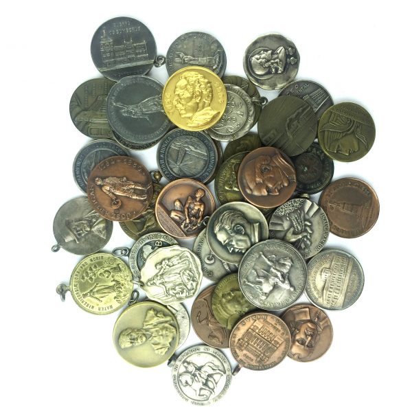 40 medallas