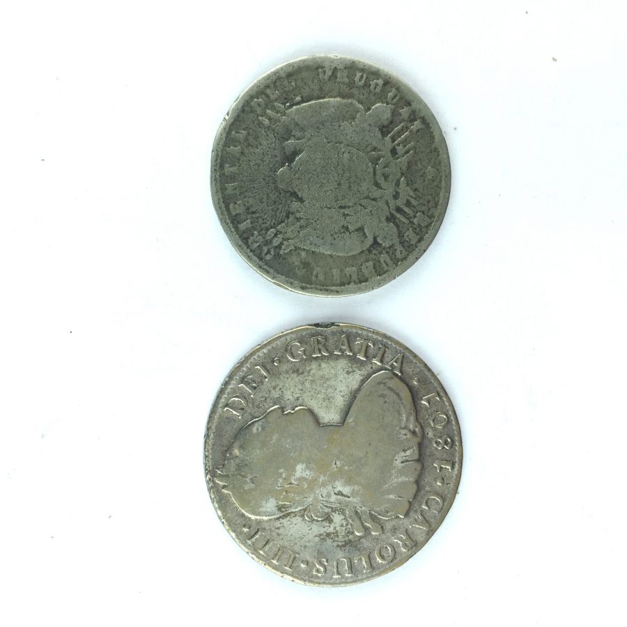 2 monedas falsas