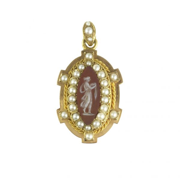 Relicario oro 18 K, camafeo y perlas