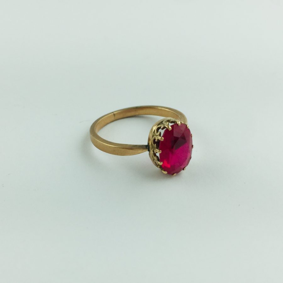 Anillo oro y rubí