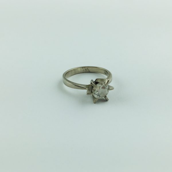 Anillo oro 18 K y brillantes