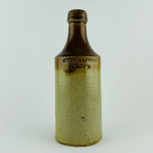 Tres botellas inglesas en gres