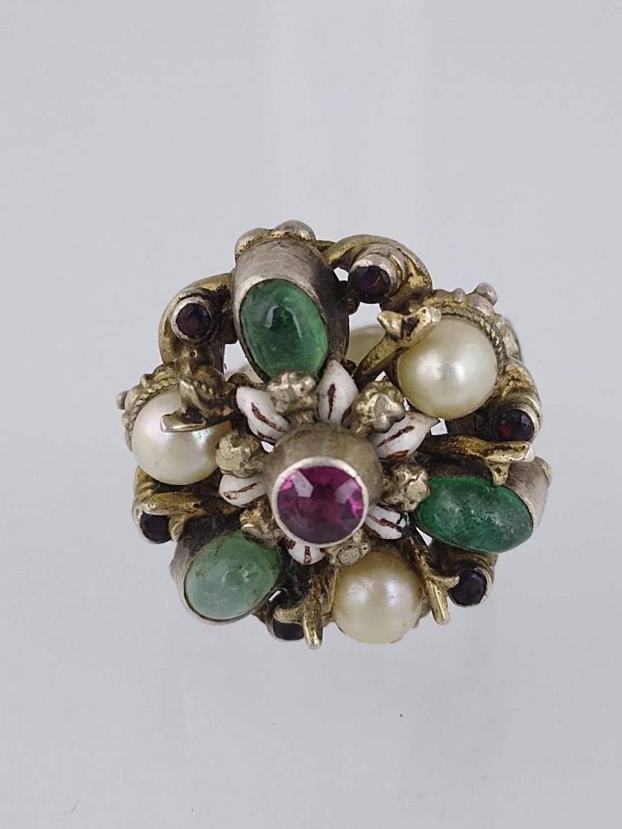 Anillo plata, perlas, esmeraldas, amatistas y esmalte - Imagen 2