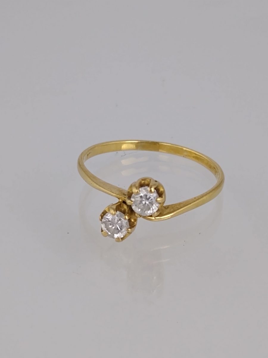 Anillo oro 18 K y brillantes