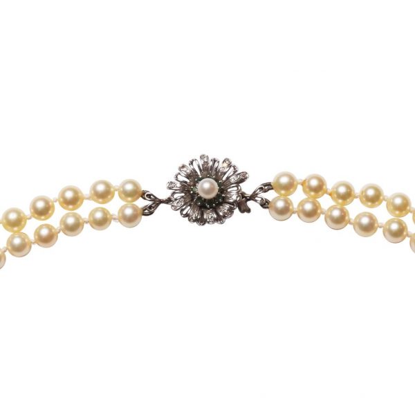 Collar perlas, oro 18 K, brillantes y esmeraldas