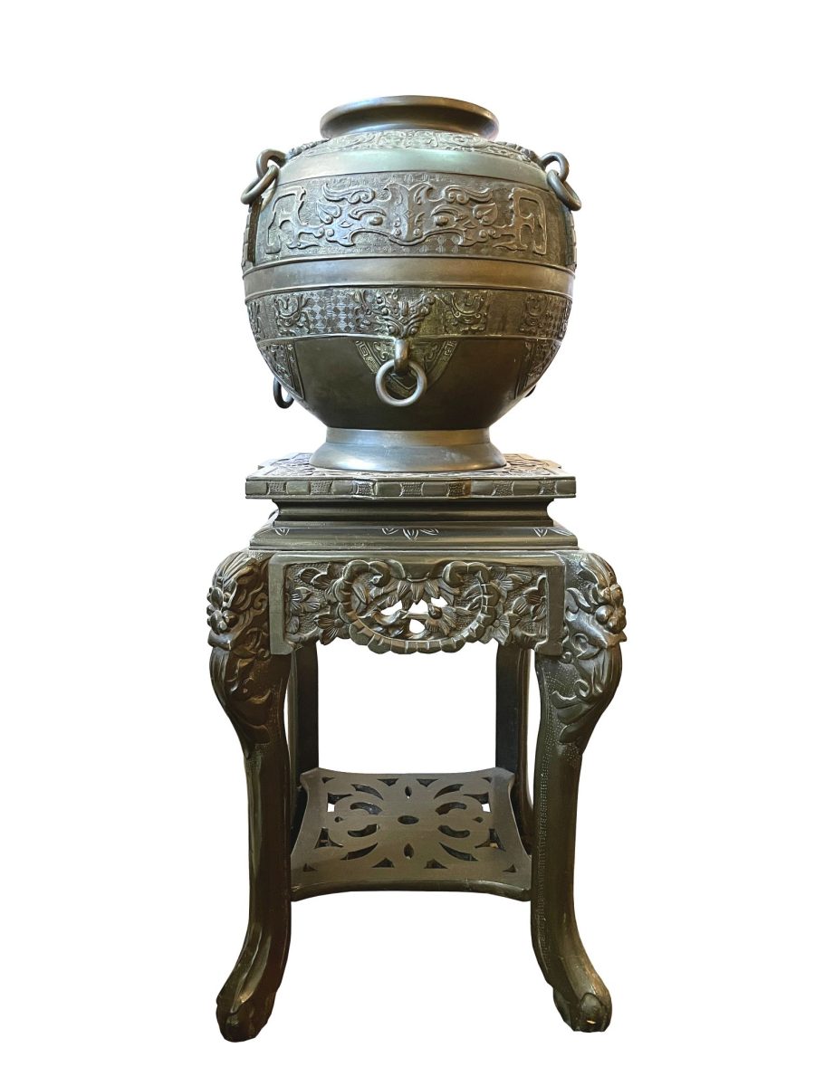 Ánfora china en bronce