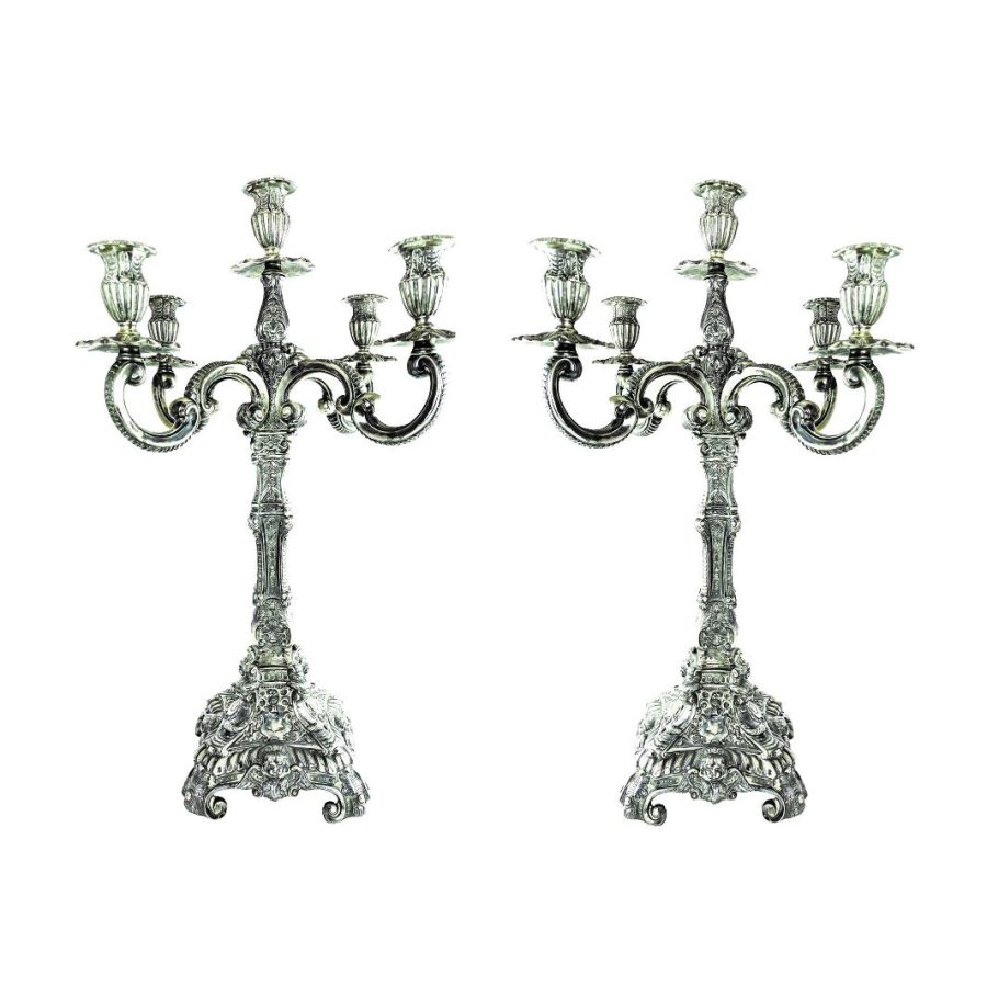 Par de candelabros portugueses en plata