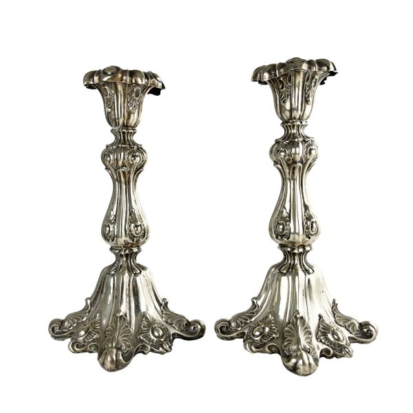 Par de candeleros alemanes en plata