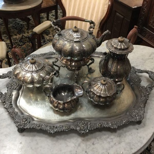 Juego inglés para servir té y café en metal plateado