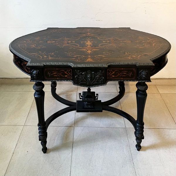 Mesa de sala época Segundo Imperio