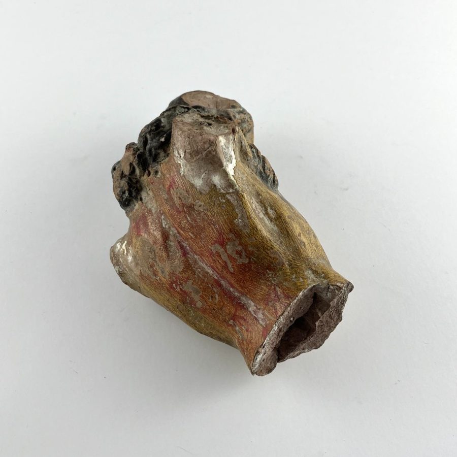 Fragmento de escultura religiosa - Imagen 2