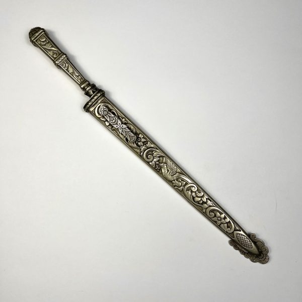 Cuchillo criollo en metal blanco