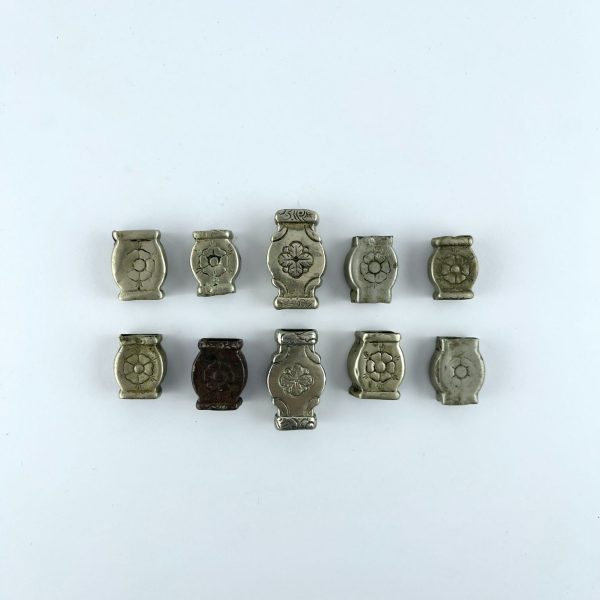 Conjunto de diez pasadores en metal