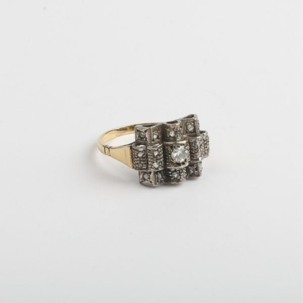 Anillo art decó oro 18 K, brillante y diamantes