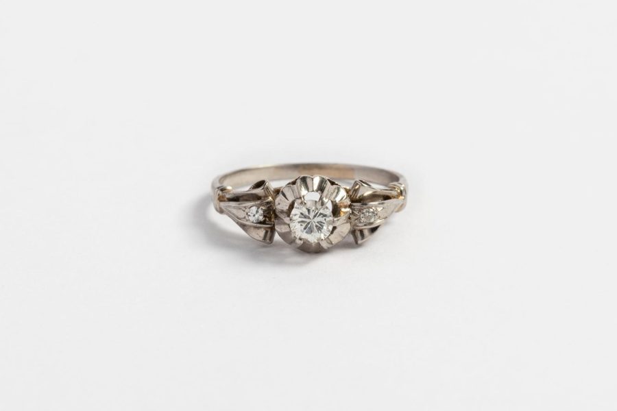 Anillo oro 18 K y brillantes