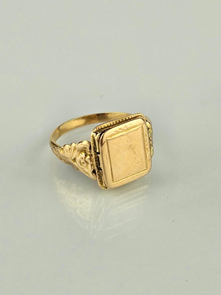 Anillo "poison ring" s. XIX oro amarillo