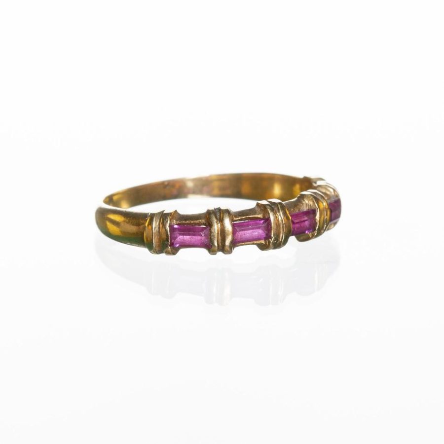 Anillo oro 18 K amarillo y rubíes