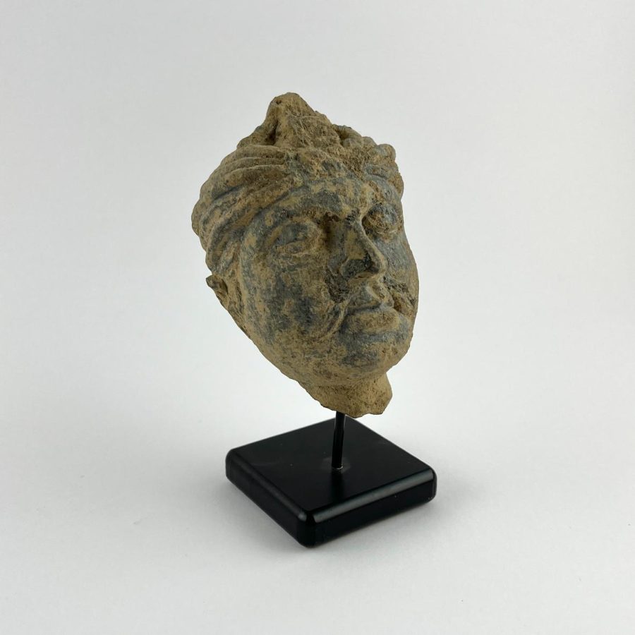 Escultura grecobudista de Gandhara s. I a IV. "Cabeza de Bodhisattva" - Imagen 2