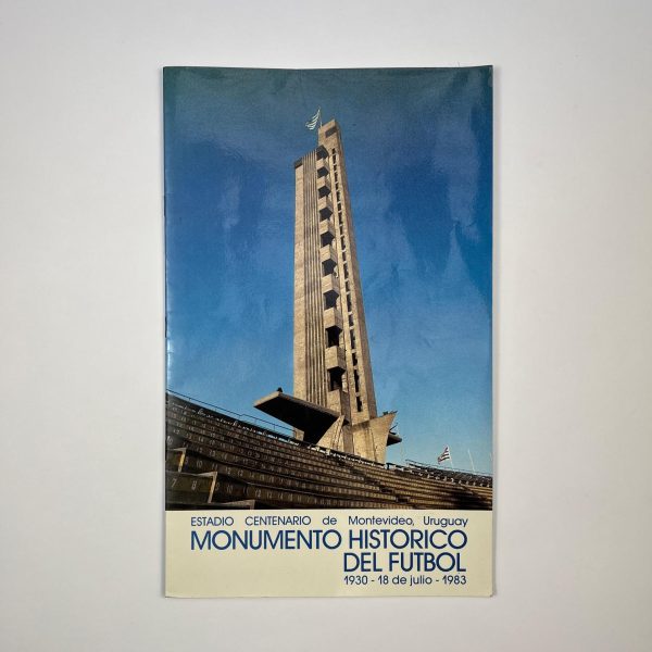 Estadio Centenario de Montevideo Uruguay, monumento histórico del fútbol. Montevideo, 1983.