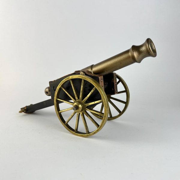 Cañon a escala