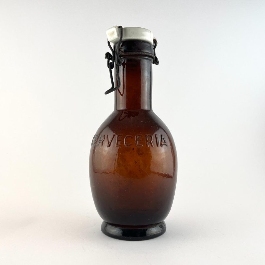 Botella vidrio prensado Cervecería Oriental