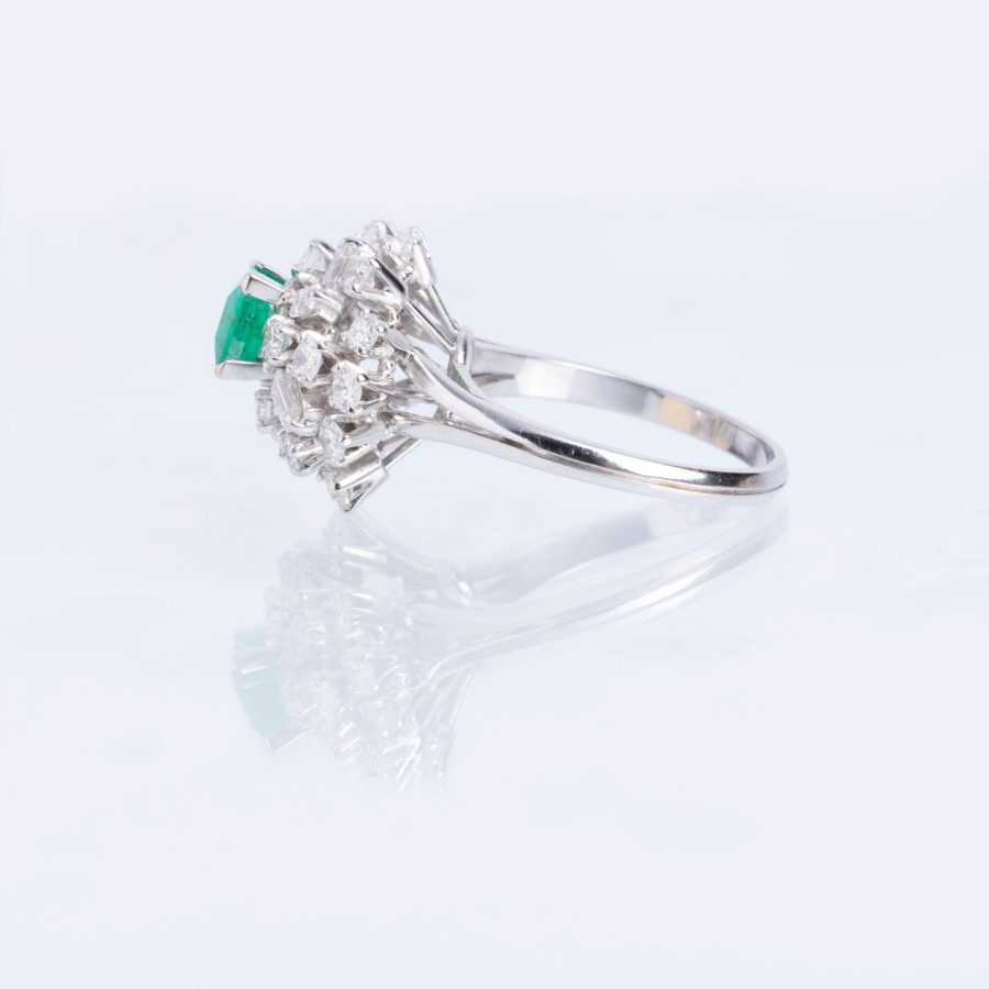 Anillo oro 18 K blanco, esmeralda y diamantes - Imagen 3