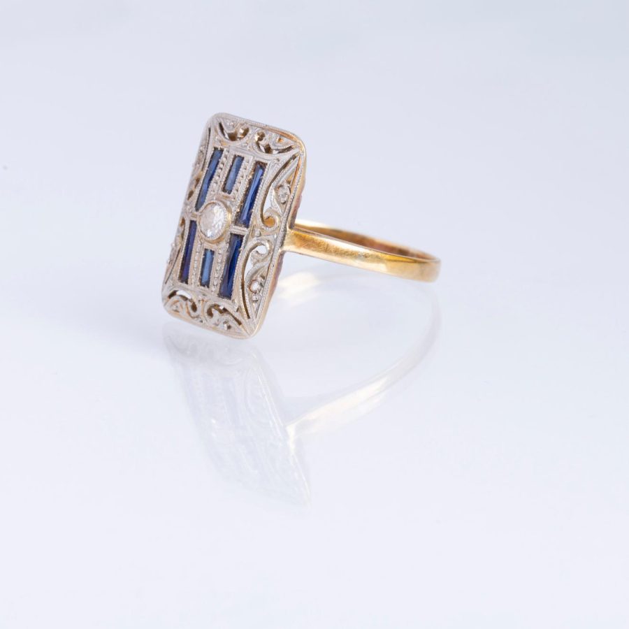 Anillo art decó oro 18 K blanco y amarillo, diamante y zafiros - Imagen 2