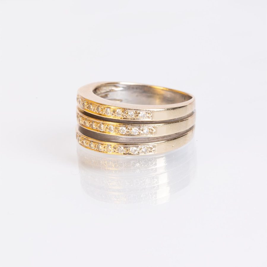 Anillo oro amarillo y diamantes - Imagen 2