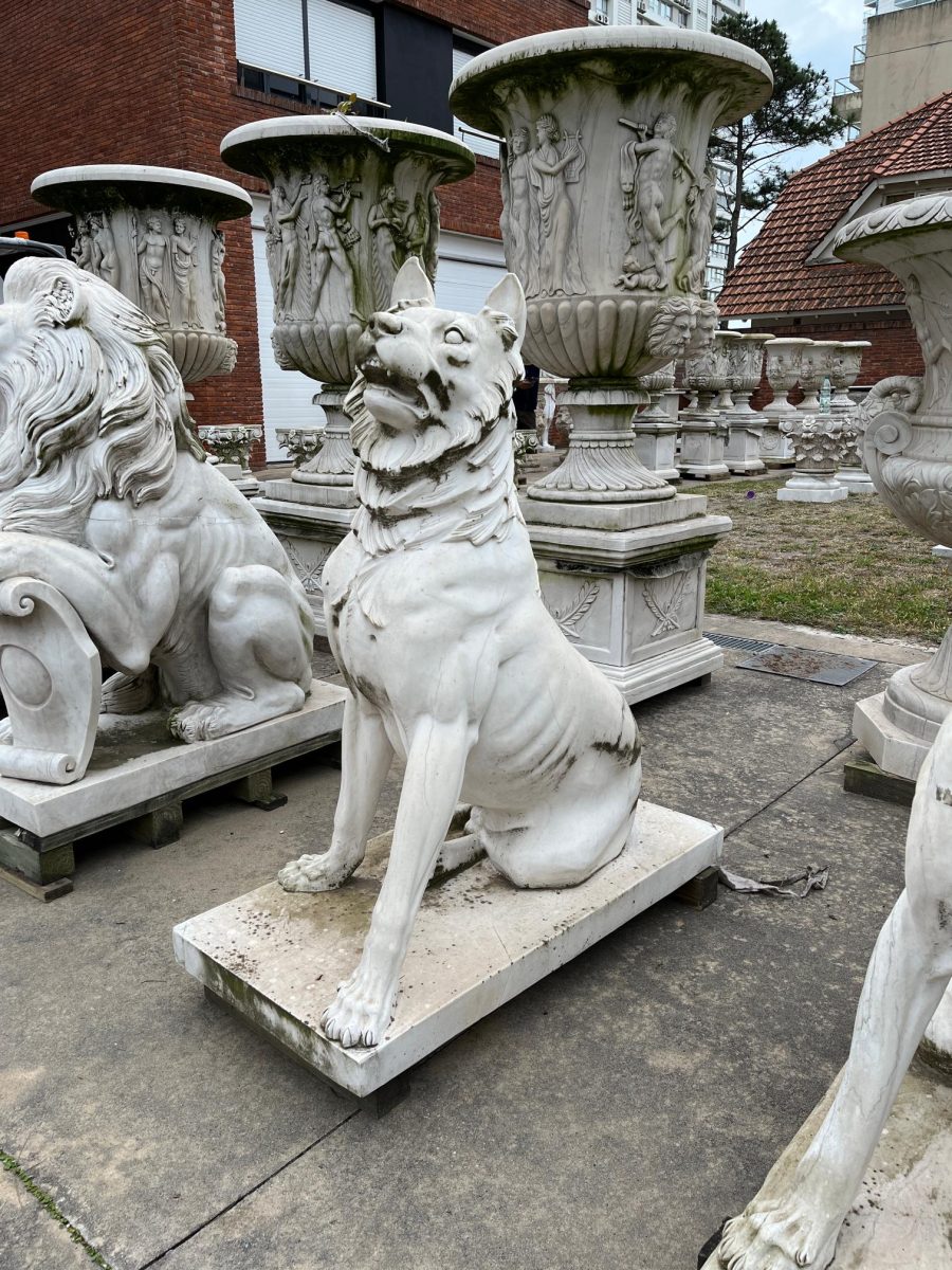 Escultura en mármol "Perros guardianes" - Imagen 2