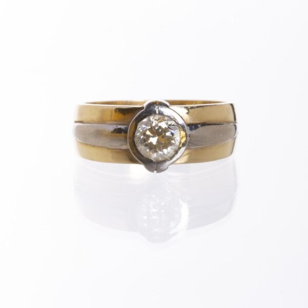 Anillo en oro 18 K con brillante