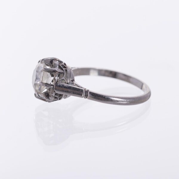 Anillo solitario en oro 18 K con brillante