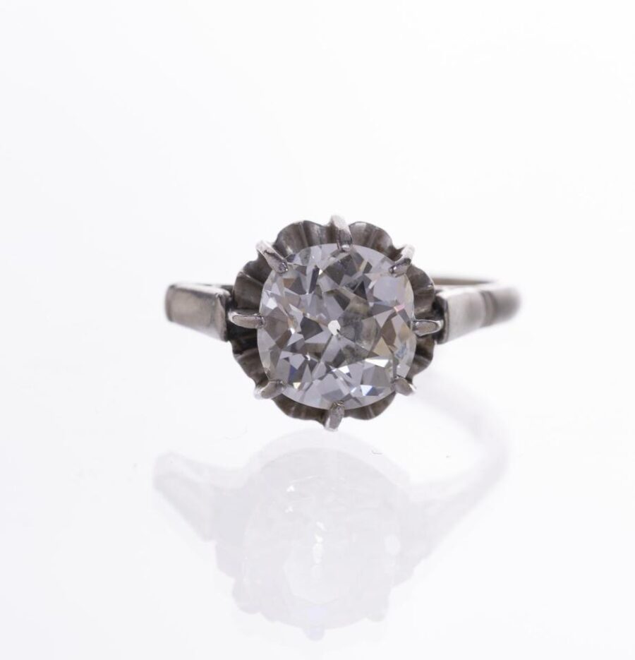 Anillo solitario en oro 18 K con brillante