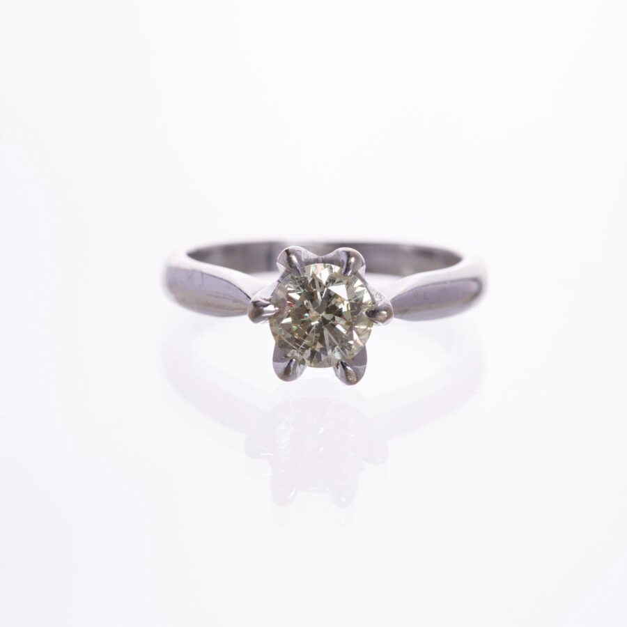 Anillo solitario en oro 14 K con brillante