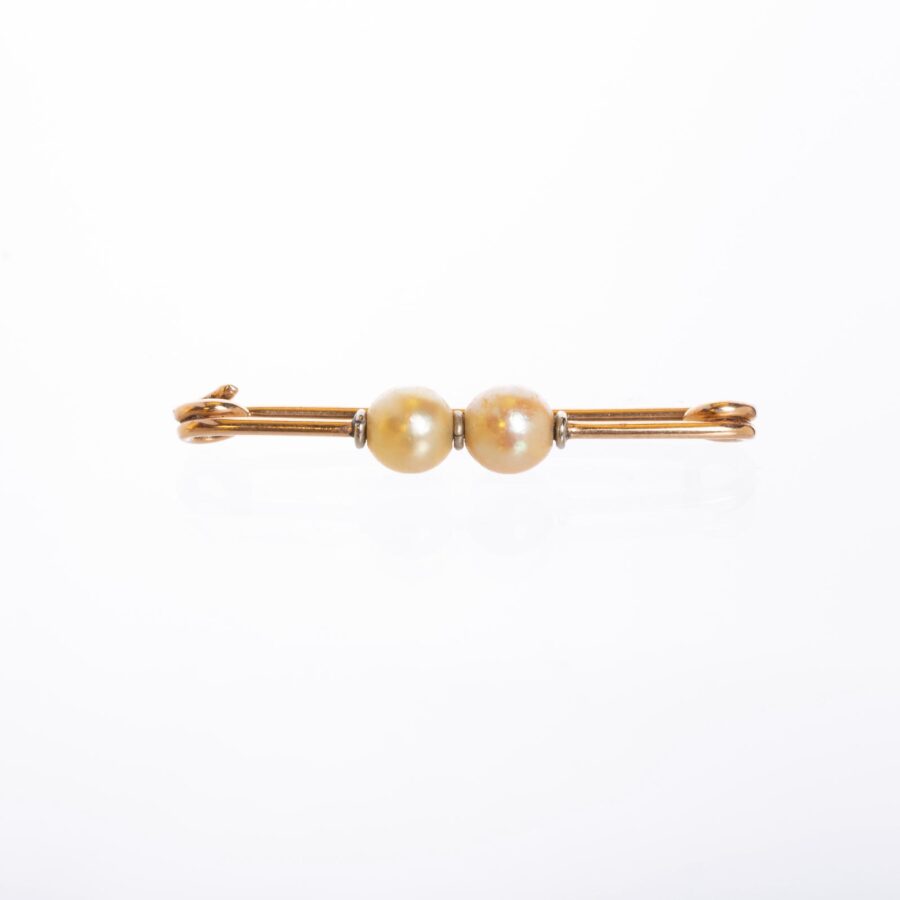 Prendedor en oro 18 K con perlas