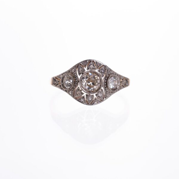 Anillo art decó en oro 18 K, diamantes y brillantes