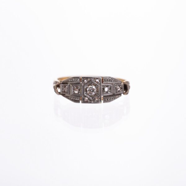 Anillo art decó en oro 18 K, diamantes y brillante