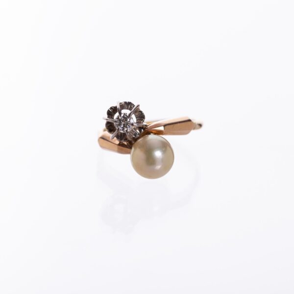 Anillo en oro 18 K con perla y brillante