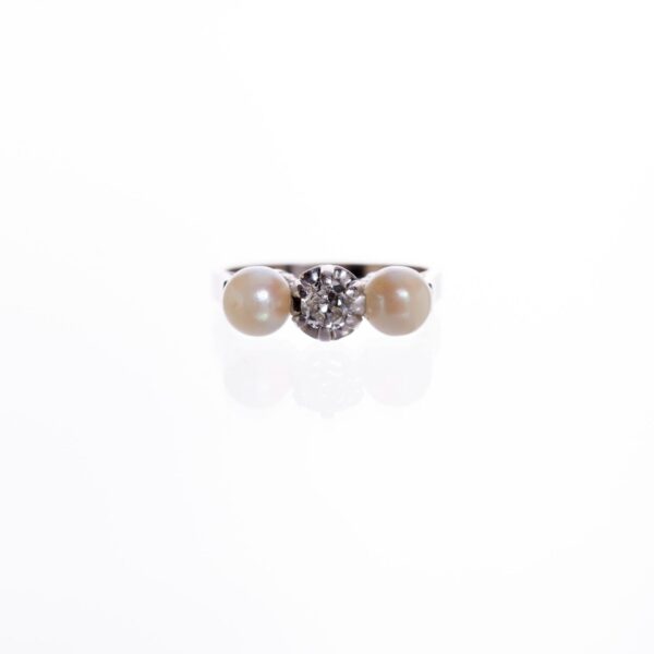 Anillo en oro 18 K con brillante y perlas