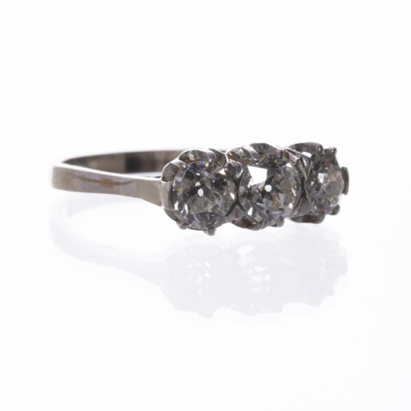 Anillo en oro 18 K con brillantes